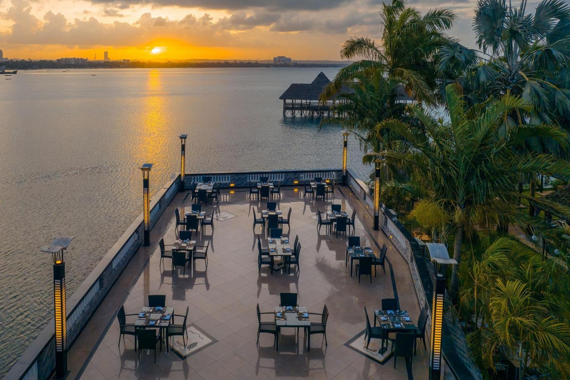 Delta Hotels By Marriott Daressalam Exterior foto