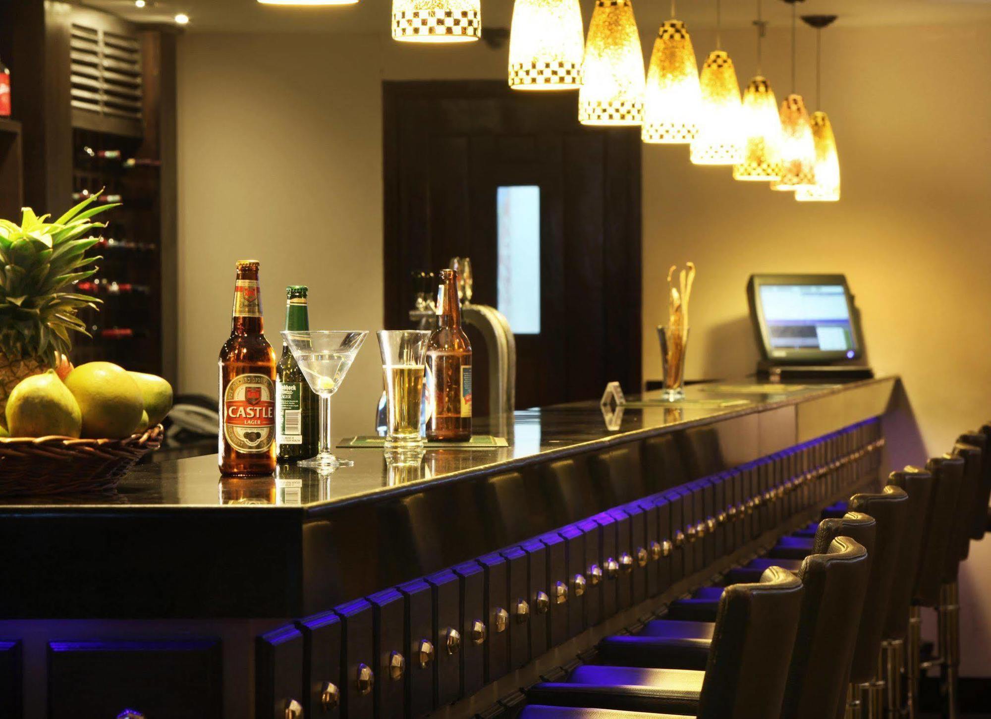 Delta Hotels By Marriott Daressalam Restaurant foto
