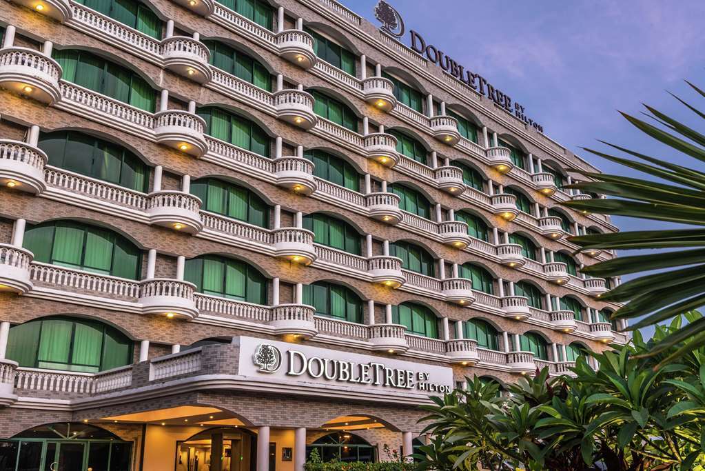 Delta Hotels By Marriott Daressalam Exterior foto