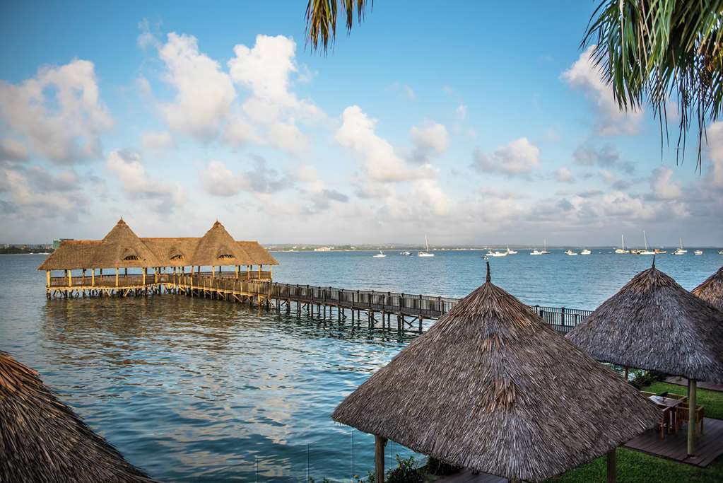 Delta Hotels By Marriott Daressalam Exterior foto